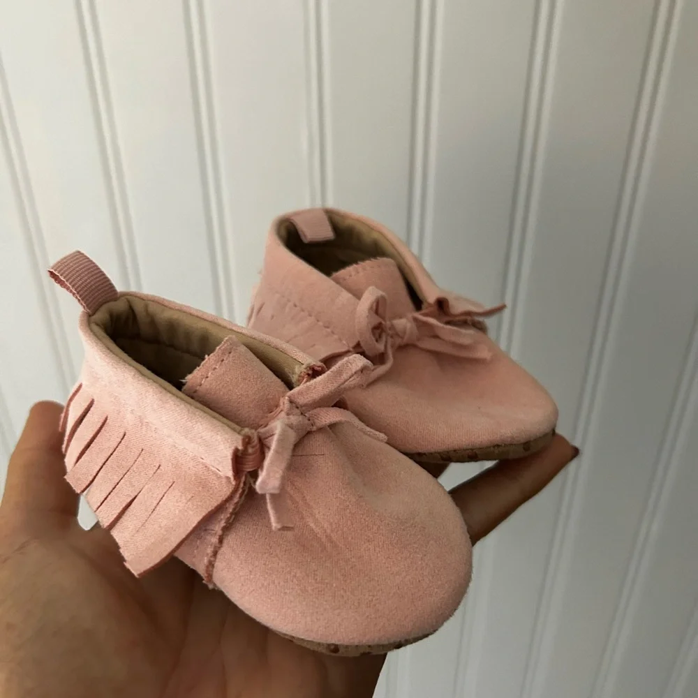 Old Navy 0-3 months Pink Moccasin Baby Soft Shoes
